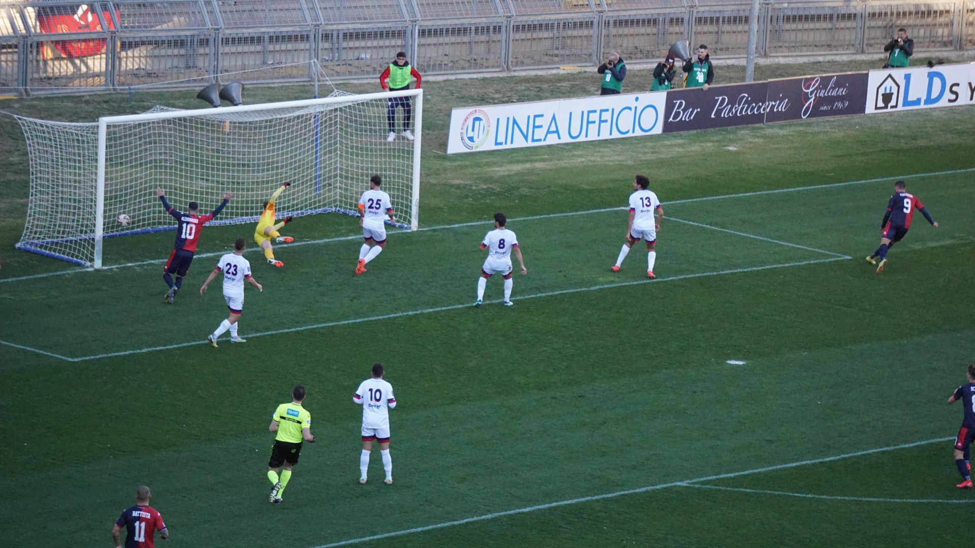il gol di Tomassini; foto Occhiuzzi