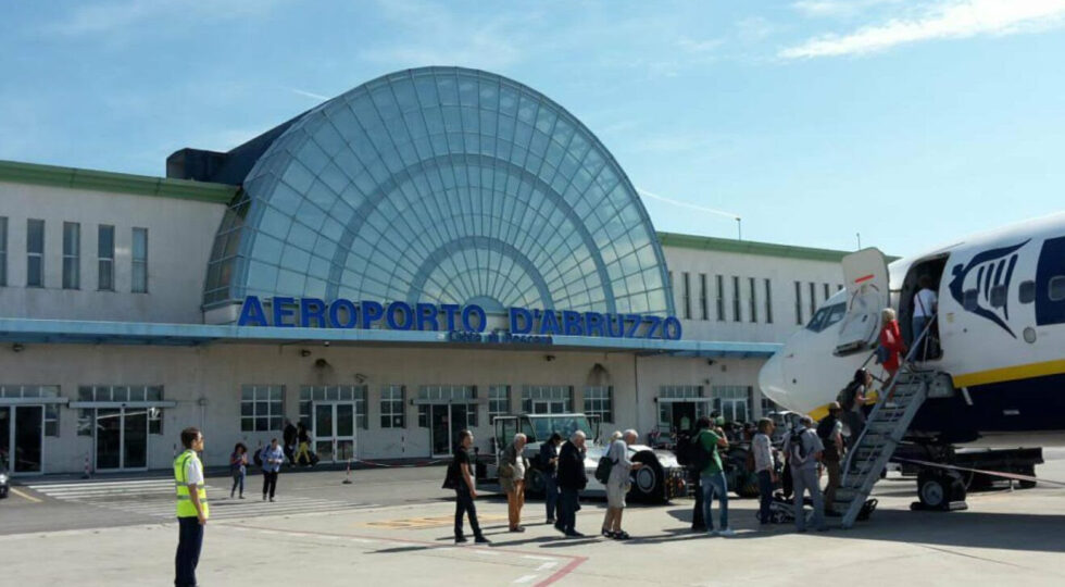 Aeroporto d’Abruzzo, Marsilio: “Trend positivo, agosto 2% in più dello stesso mese nel 2023”