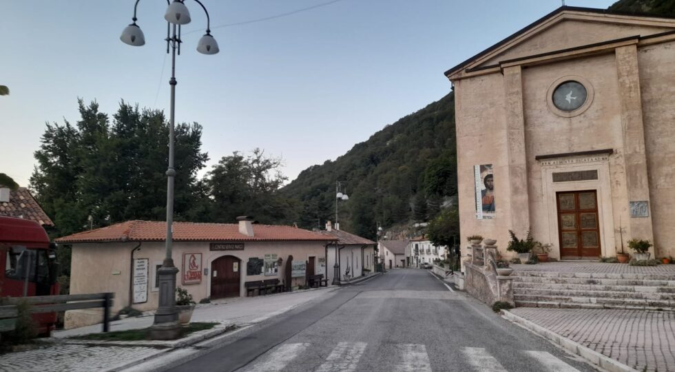 Bisegna, sindaco e sei consiglieri si dimettono: sciolto il consiglio comunale