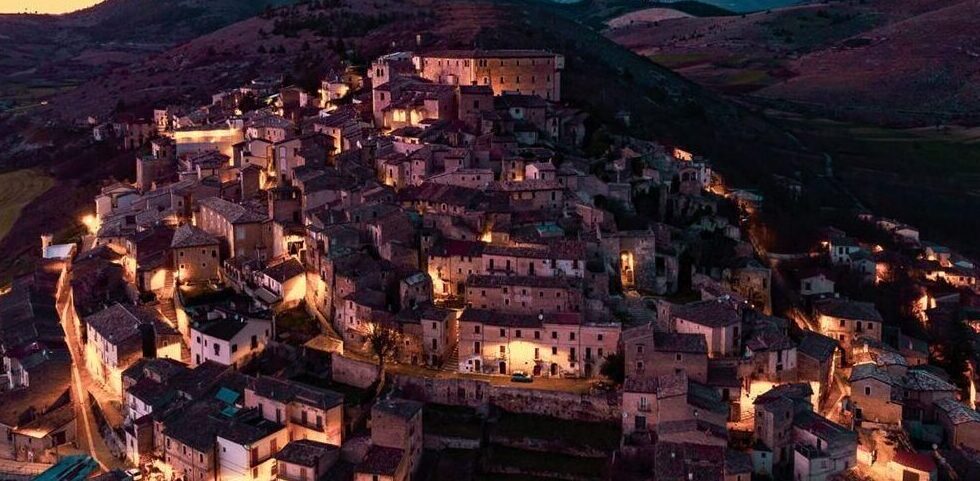 L’Amore nelle Strade del Borgo. Torna a Navelli la Notte Romantica con un’edizione imperdibile