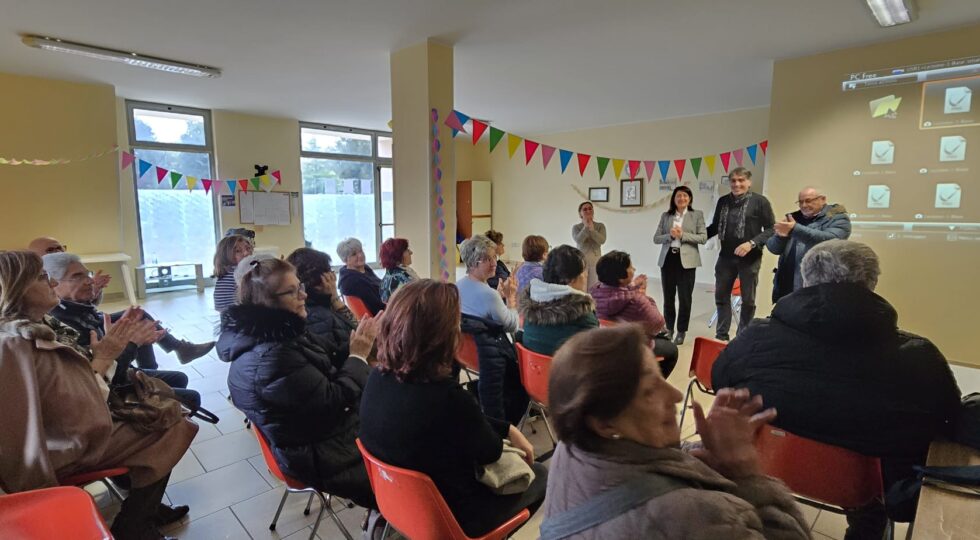 Alfabetizzazione digitale, a Spoltore partono i corsi per formare le persone anziane