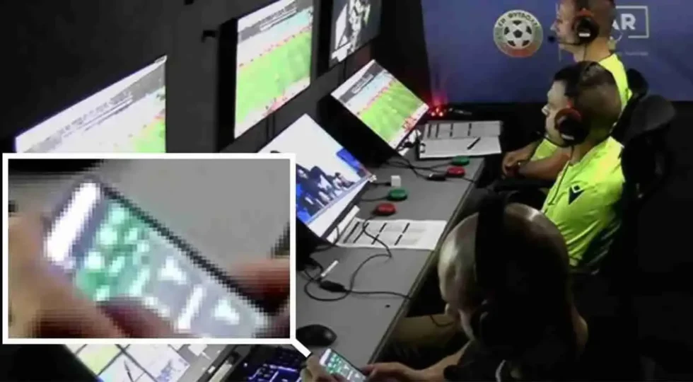Scandalo calcioscommesse in sala VAR: ripreso con le quote in mano