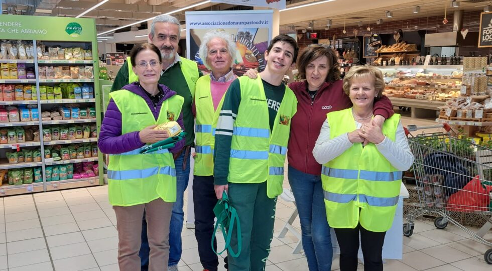 Solidarietà in azione: doppia raccolta alimentare per aiutare le famiglie in difficoltà