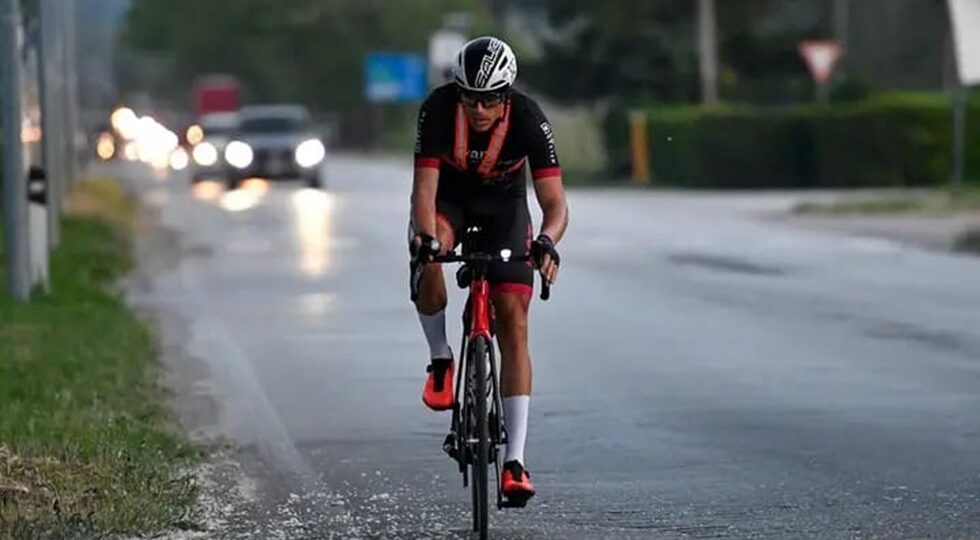 Sfida no-stop per il Capone Cycling Team: la squadra presieduta da Cortellini alla Race Across Italy