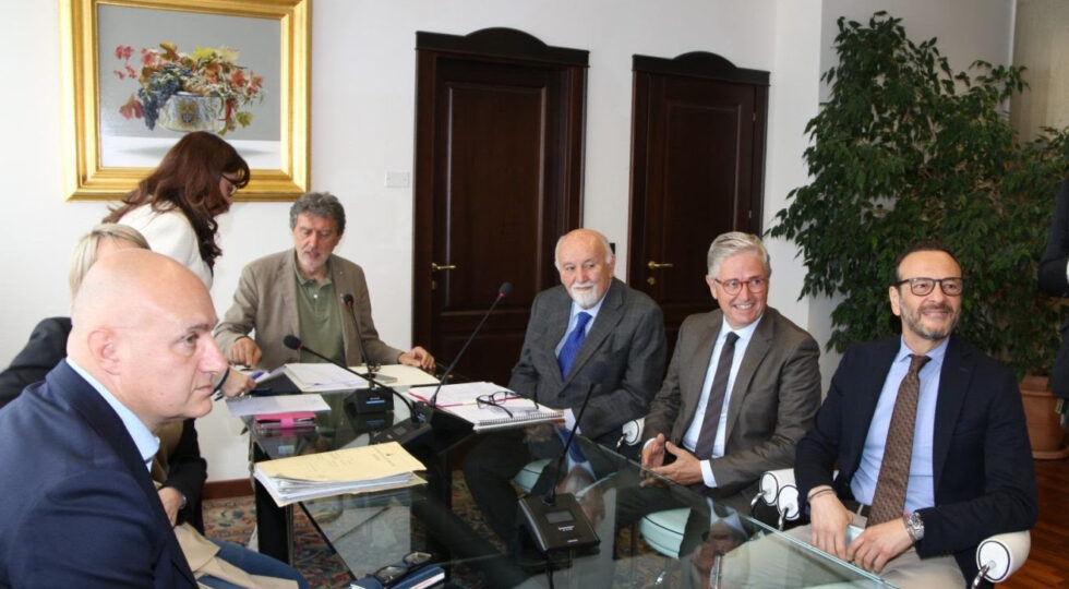 Gran Sasso, rimandati i lavori del traforo. Marsilio: “Priorità alla risorsa idrica”