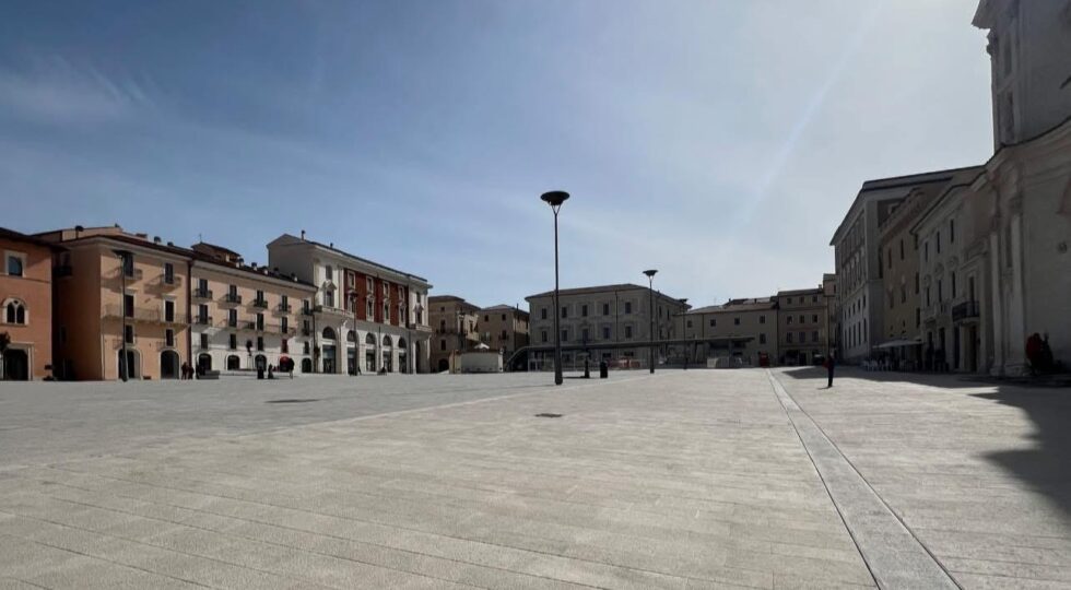 Isola di calore all’Aquila, Tettamanti (PD): conseguenza di una ricostruzione che nega il cambiamento climatico