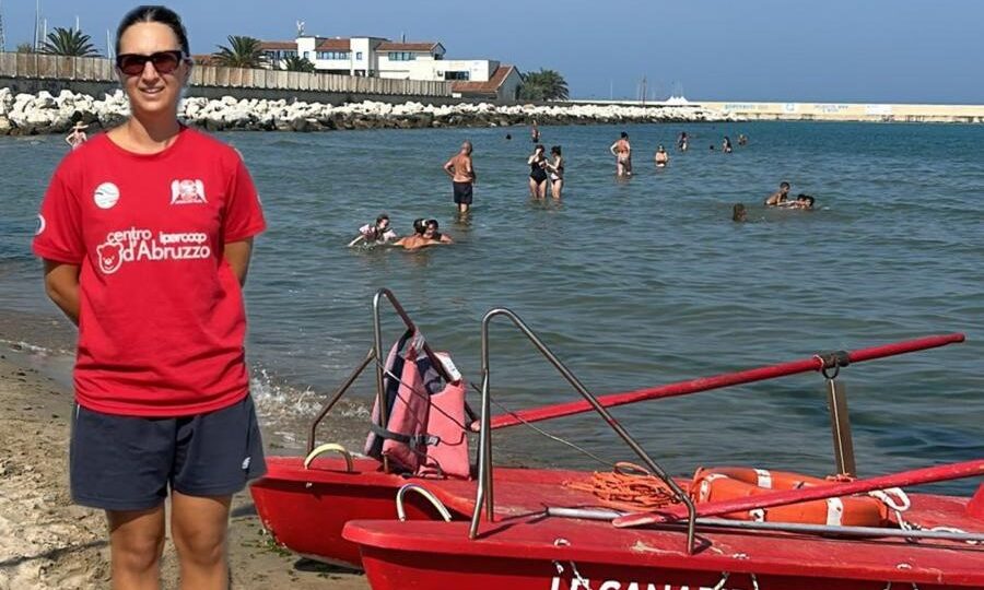 Perde i sensi in mare: salvataggio a Pescara