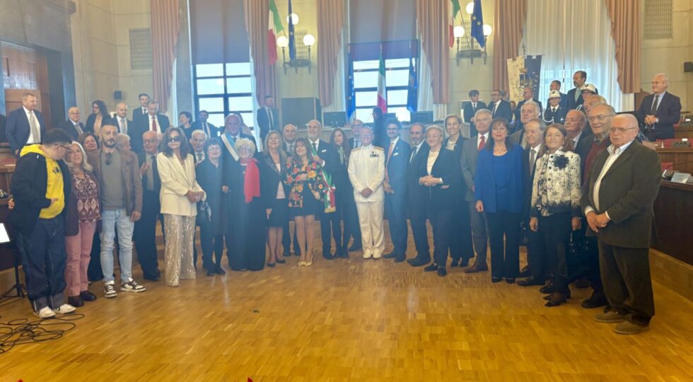 Ciatté e Delfini d’Oro 2025, consegnati i riconoscimenti ai cittadini che onorano Pescara
