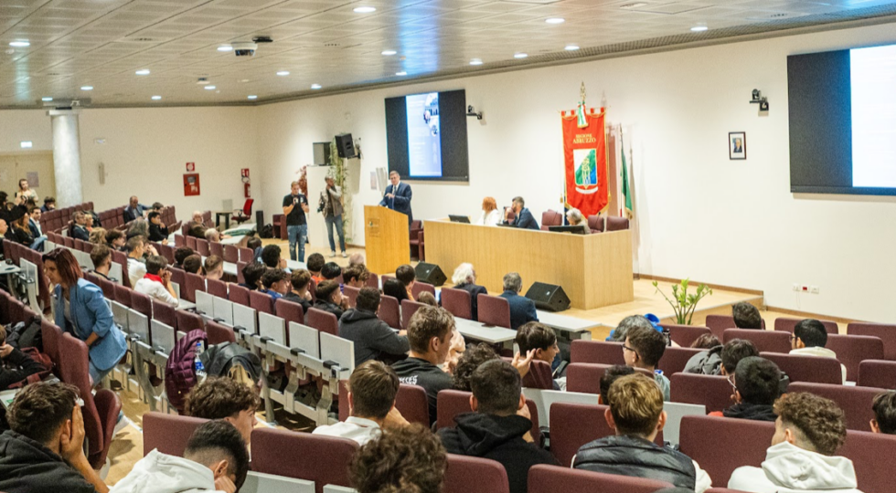 L’Aquila, oltre 250 studenti all’Emiciclo per “Technology for ALL Academy” di ITSEE