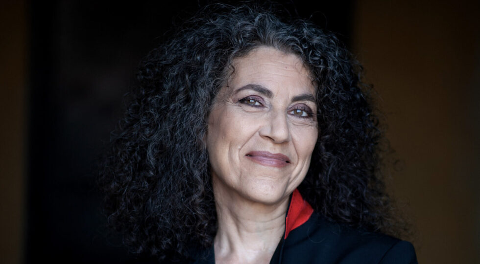 Maria Grazia Calandrone chiude l’edizione 2025 del Qui 365 Festival con Dimmi che sei stata felice