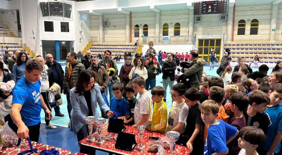 Grande festa dei bambini al palazzetto Giovanni Paolo II, 300 partecipanti al “Torneo topolino” di pallamano