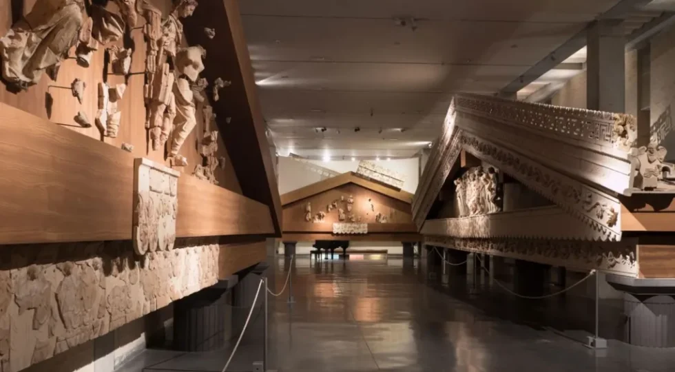 Musei Chieti, la nomina della discordia. D’Alfonso rievoca “Faccetta Nera”, la Regione fa muro: “Solo calunnie”