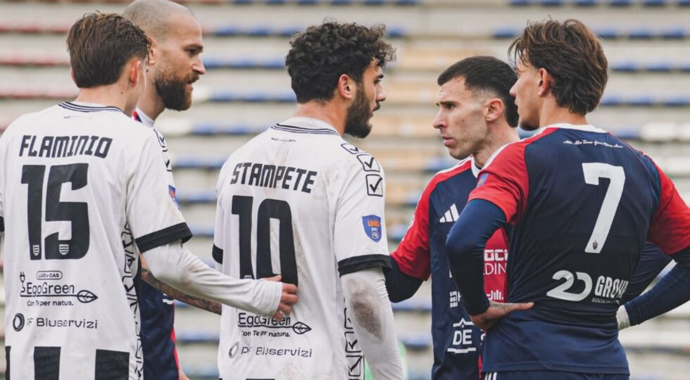 Follia L’Aquila: col Sora prende tre gol in sei minuti poi sfiora la rimonta, spreca e si arrende (2-3)
