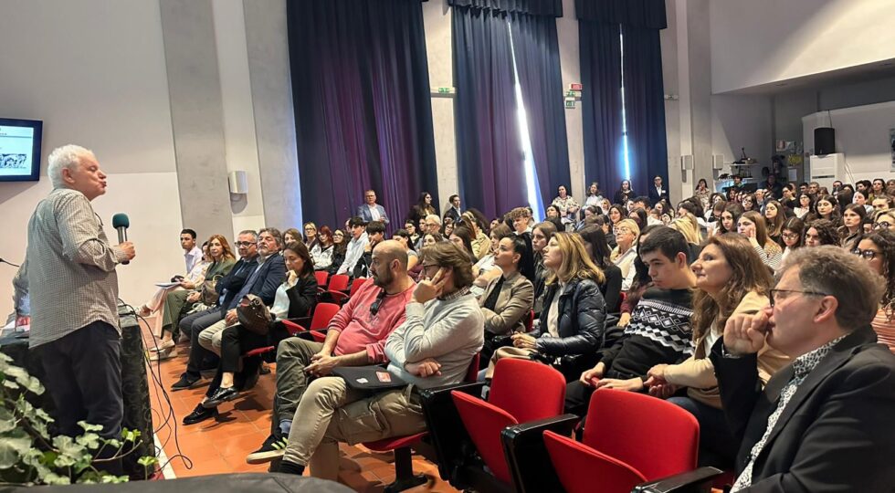 Affido familiare, a Giulianova un incontro tra istituzioni, studenti ed esperti per promuovere l’accoglienza