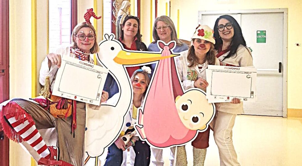 PigiamiAmoci: la cura entra in ospedale tra colori, clown e sorrisi