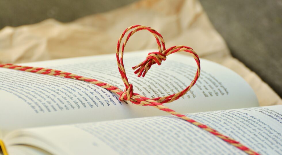 Giornata mondiale del libro: in Abruzzo la lettura diventa gesto pubblico, pratica educativa e costruzione di comunità