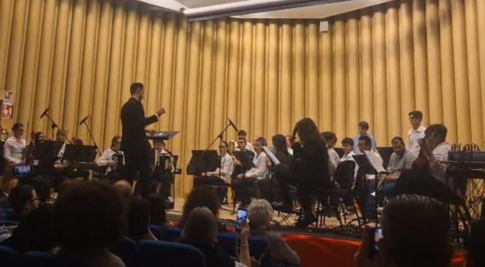 L’Orchestra “Mazzini” incanta il pubblico al Conservatorio “Casella”: una lezione di musica e di comunità