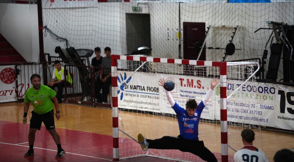 Lions Teramo straripante: 35-19 al Putignano e primo sorriso casalingo in A Silver
