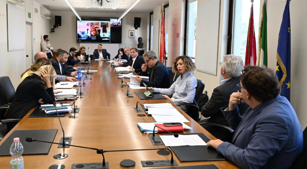 Abruzzo, nuove norme su commercio, agricoltura e turismo